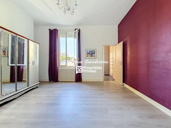 Maison de ville Libourne-centre 161 m² / 4 chambres + jardin + dépendance 20 m²