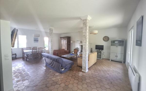 Maison à vendre    4 pièces •  Médis