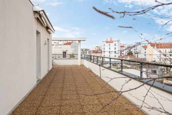 Lyon 3 - Rue Montbrillant - Attique de 125,97 m² avec 330 m² de Terrasse - 3 chambres - Garages