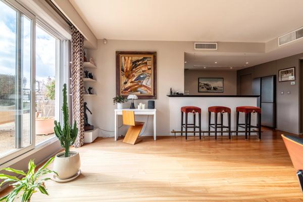 Lyon 3 - Rue Montbrillant - Attique de 125,97 m² avec 330 m² de Terrasse - 3 chambres - Garages
