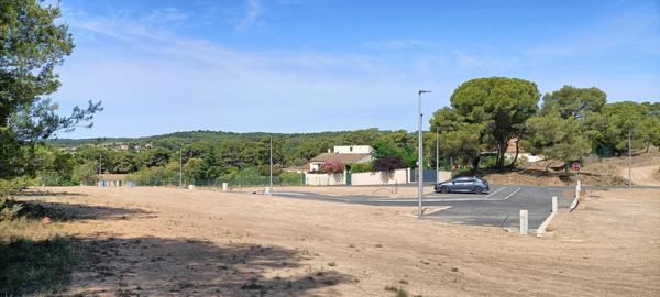 Lézignan-Corbières (11200) Quartier de la Pinède, superbe terrain constructible et viabilisé, libre de constructeur