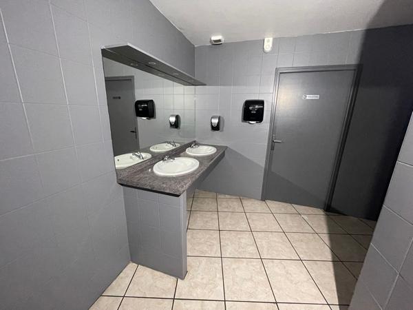 A louer local commercial Mont De Marsan hyper centre 650 m² logement de fonction