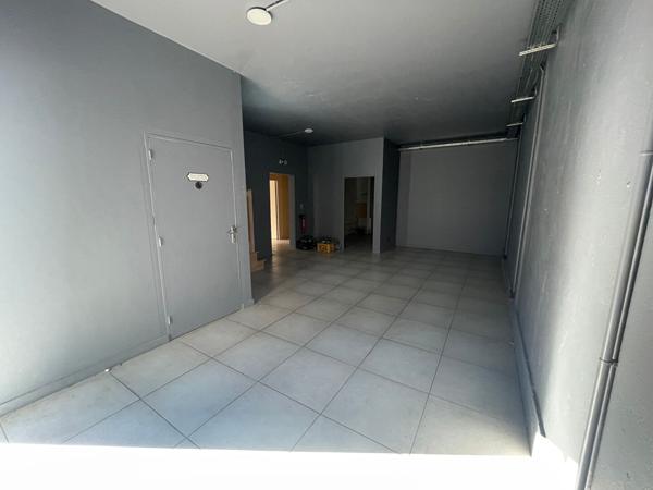 A louer local commercial Mont De Marsan hyper centre 650 m² logement de fonction