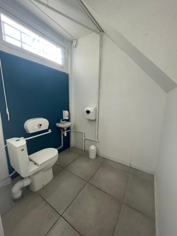 A louer local commercial Mont De Marsan hyper centre 650 m² logement de fonction