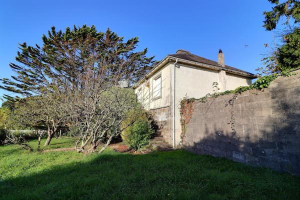 Le Relecq-Kerhuon (29480) Le Relecq-Kerhuon – Maison des années 60 à réinventer, vue mer et potentiel architectural