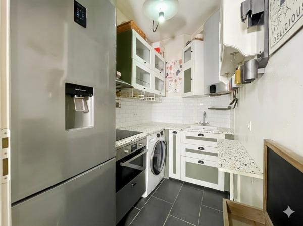 Appartement
         3 pièces
        - 50 m² Exclusivité 334 000 € *