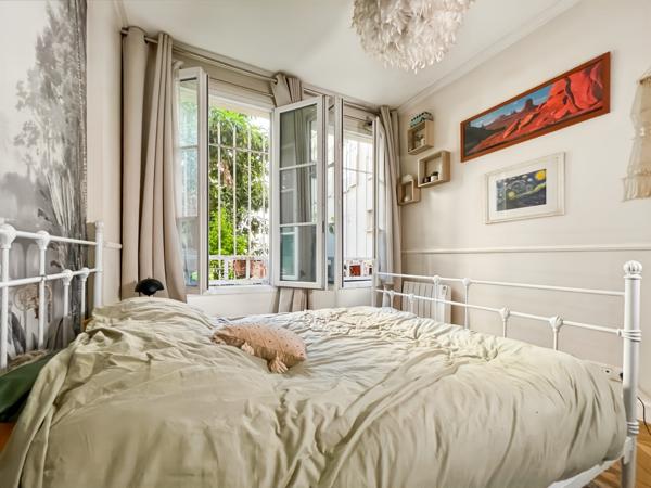 Appartement
         3 pièces
        - 50 m² Exclusivité 334 000 € *