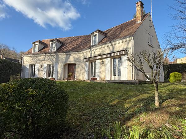 Maison traditionnelle aux beaux volumes dans Provins !
