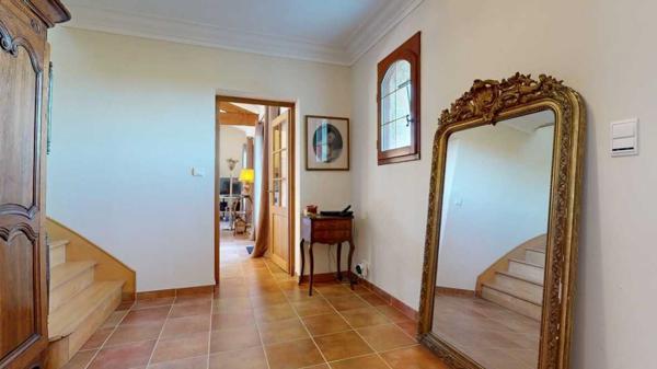 Maison contemporaine - Belves Grande maison position dominante avec tour, grand jardin, piscine et très jolie vue !