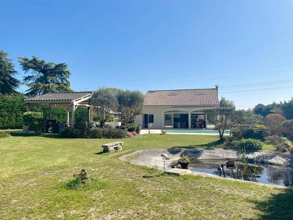 PROPRIETE Grande MAISON sur terrain paysagé