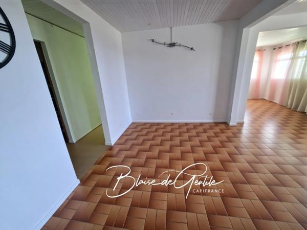 Maison de charme à vendre 4 pièces SAINT CLAUDE (971)