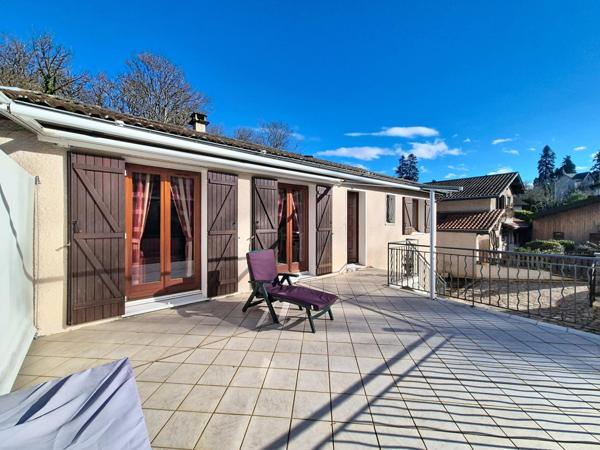 Villa traditionnelle dans un secteur résidentielle, proche des transports  en communs