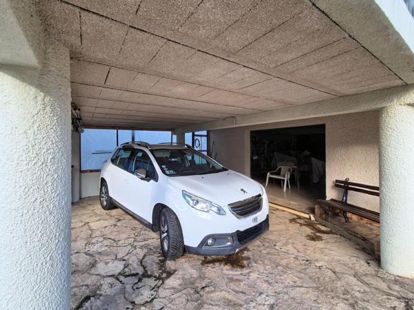 Villa traditionnelle dans un secteur résidentielle, proche des transports  en communs