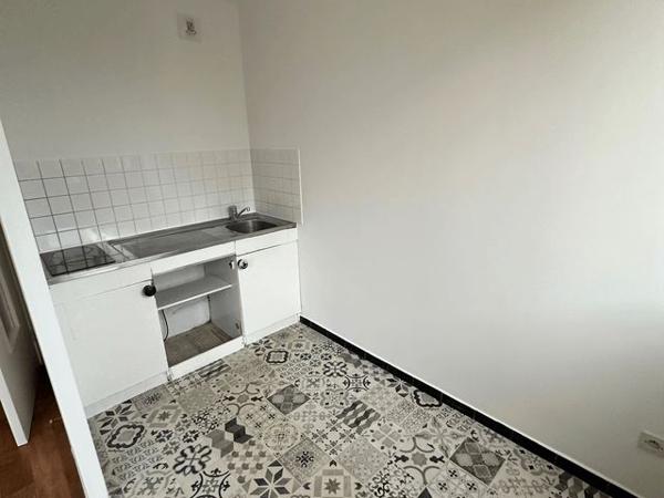 Location Studio 30.8 m² - RESIDENCE LES CHENES Le Plessis Trevise 94420