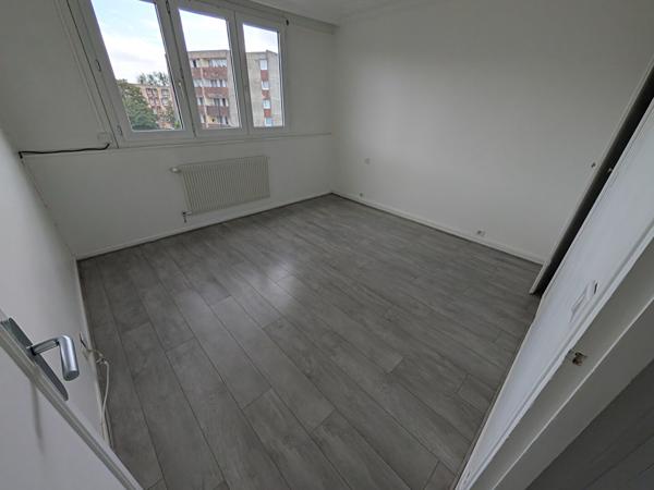 APPARTEMENT DUPLEX 3 CHAMBRES 1 PLACE DE PARKING