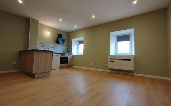 Appartement à louer    3 pièces •  Joyeuse