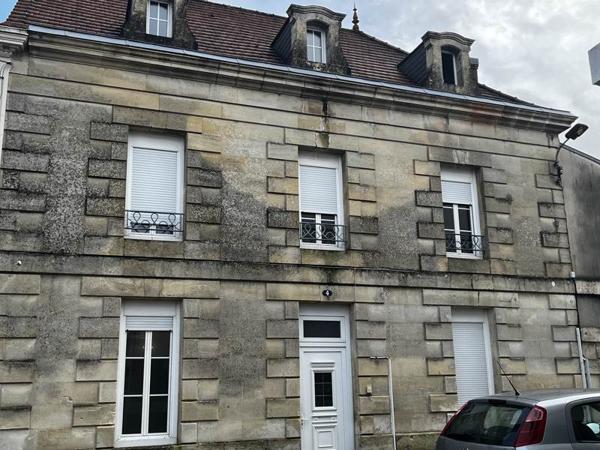 Immeuble à vendre |  Montendre |  300 m²