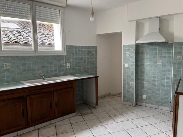 Immeuble à vendre |  Montendre |  300 m²