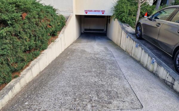 Stationnement à louer    13,50 m2 Montpellier