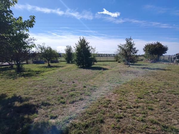 Dieupentale – Beau terrain à bâtir d’environ 750 m² avec vue dégagée
