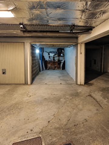 GARAGE FERMÉ / RÉSIDENCE SÉCURISÉE / PROCHE CENTRE-VILLE DE VENCE