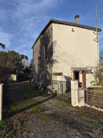 MAISON de Village