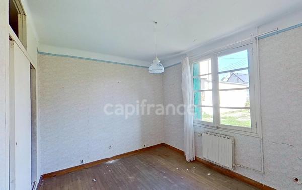 Dpt Côtes-d’Armor (22), à vendre PAIMPOL – Secteur Lanvignec – Maison à reprendre – 65 m² de plain-pied – T3 – 2 chambres – Combles 56 m² - Terrain 634m² -2 dépendances – Centre et port proches