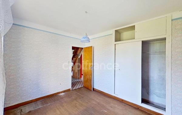 Dpt Côtes-d’Armor (22), à vendre PAIMPOL – Secteur Lanvignec – Maison à reprendre – 65 m² de plain-pied – T3 – 2 chambres – Combles 56 m² - Terrain 634m² -2 dépendances – Centre et port proches