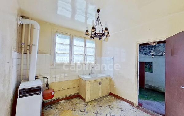 Dpt Côtes-d’Armor (22), à vendre PAIMPOL – Secteur Lanvignec – Maison à reprendre – 65 m² de plain-pied – T3 – 2 chambres – Combles 56 m² - Terrain 634m² -2 dépendances – Centre et port proches
