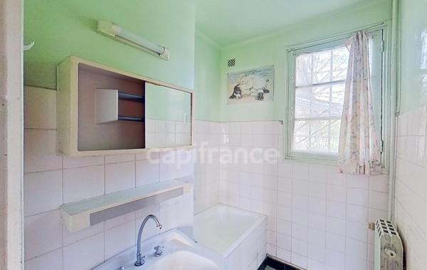 Dpt Côtes-d’Armor (22), à vendre PAIMPOL – Secteur Lanvignec – Maison à reprendre – 65 m² de plain-pied – T3 – 2 chambres – Combles 56 m² - Terrain 634m² -2 dépendances – Centre et port proches