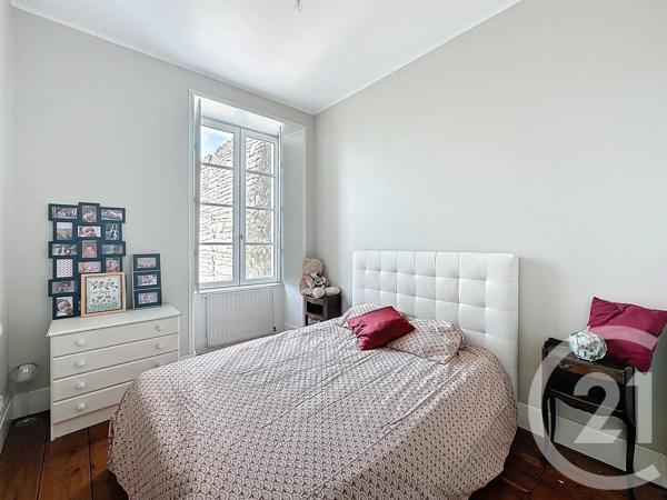 Maison à vendre  7 pièces - 137,80 m 2   LUCON  - 85