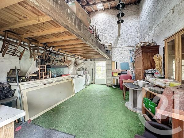 Maison à vendre  7 pièces - 137,80 m 2   LUCON  - 85