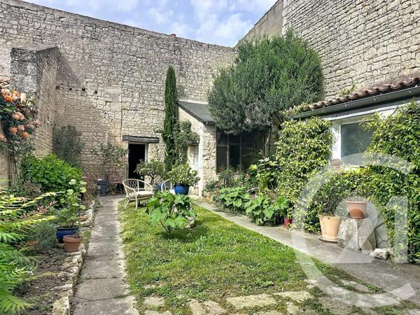 Maison à vendre  7 pièces - 137,80 m 2   LUCON  - 85