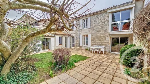 Maison à vendre  7 pièces - 137,80 m 2   LUCON  - 85