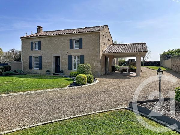 Maison à vendre  7 pièces - 137,80 m 2   LUCON  - 85