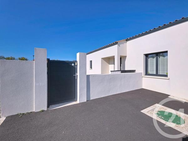 Maison à vendre  7 pièces - 137,80 m 2   LUCON  - 85