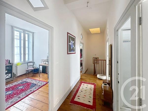 Maison à vendre  7 pièces - 137,80 m 2   LUCON  - 85