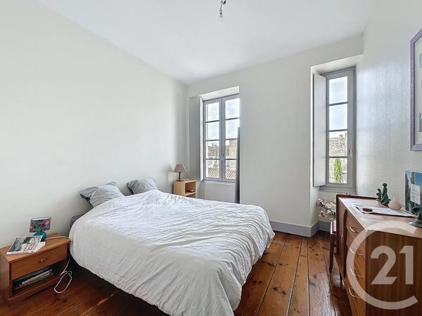 Maison à vendre  7 pièces - 137,80 m 2   LUCON  - 85