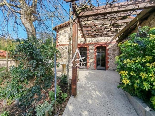 LE LOROUX-BOTTEREAU, ensemble de propriété maison + gîte + garages + terrain 2000m2 avec étang