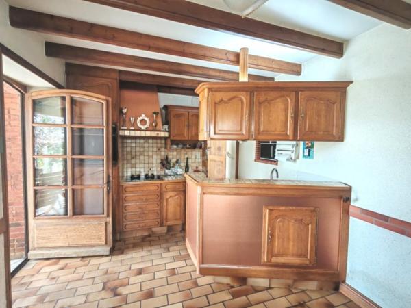 LE LOROUX-BOTTEREAU, ensemble de propriété maison + gîte + garages + terrain 2000m2 avec étang