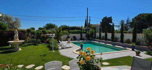 VILLA de charme avec T2 indépendant et piscine