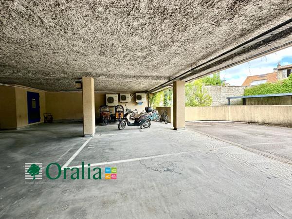 Parking · Location Bordeaux (33000)