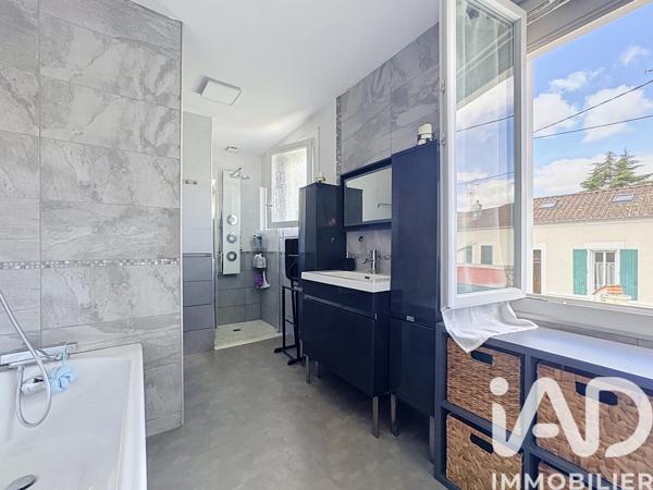 Maison à vendre 5 pièces 122 m² Gond-Pontouvre