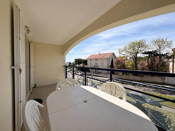 APPARTEMENT à VAUX SUR MER