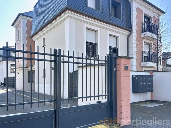 Vente
                Appartement72,53 m² - 3 Pièces -
                    SAINT MAUR DES FOSSES (94210)