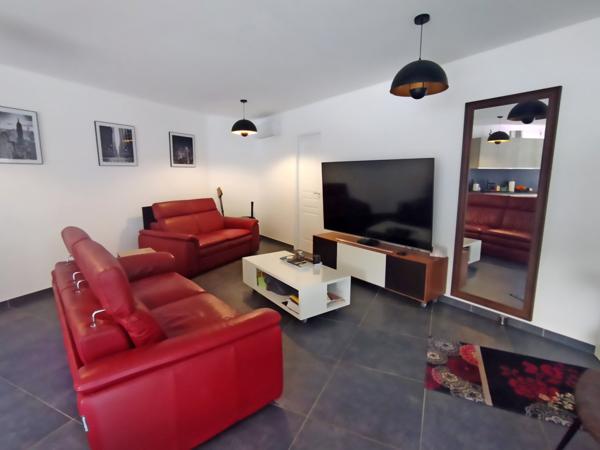 Cabasse (83340) Villa récente 4 chambres.