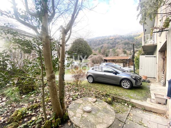 Maison à vendre à CRETS EN BELLEDONNE - Un potentiel à exploiter !