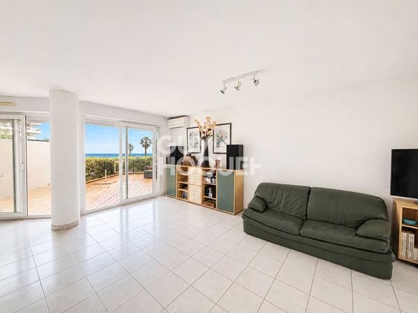 Appartement Vue Mer - T3 + 50m² de terrasse+ parking - résidence avec piscine