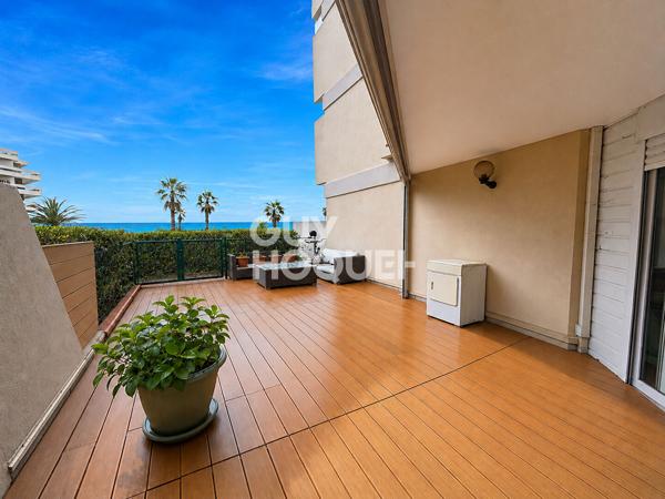 Appartement Vue Mer - T3 + 50m² de terrasse+ parking - résidence avec piscine