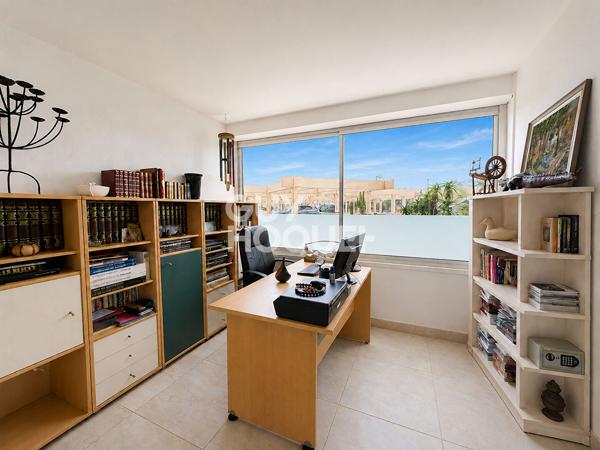 Appartement Vue Mer - T3 + 50m² de terrasse+ parking - résidence avec piscine